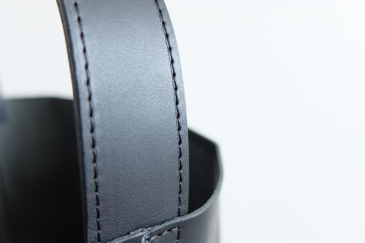 レザーキューブバッグ