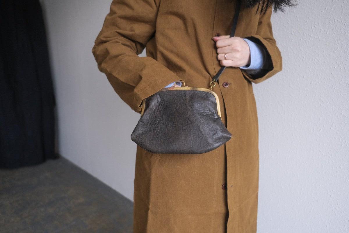 レザーショルダーポーチ <鹿革鉄媒染> |SLAO-02SD