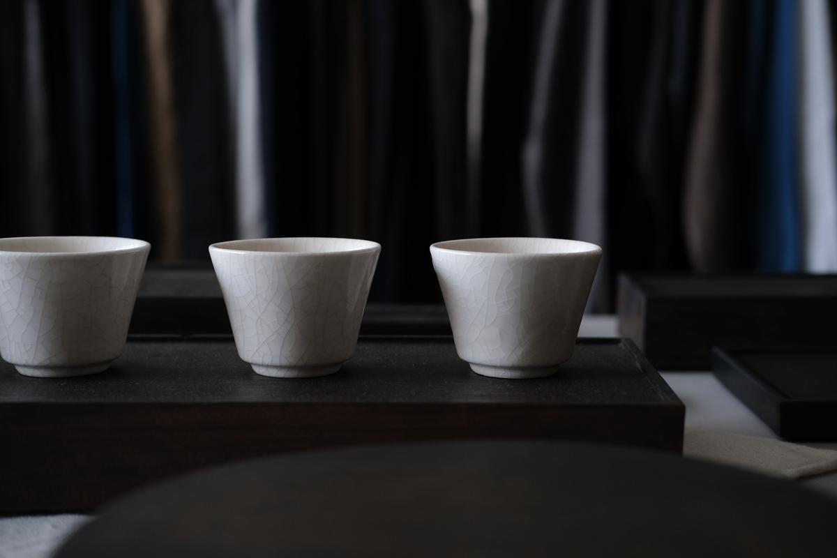 湯呑み碗 白 貫入