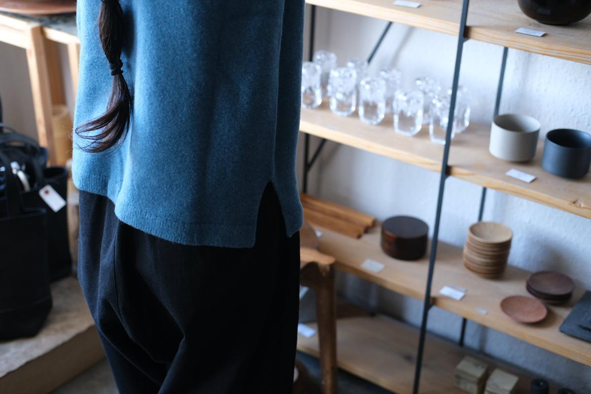 MITTAN / ウルグアイウールタートルセーター 薄灰 KN-34 / unisex