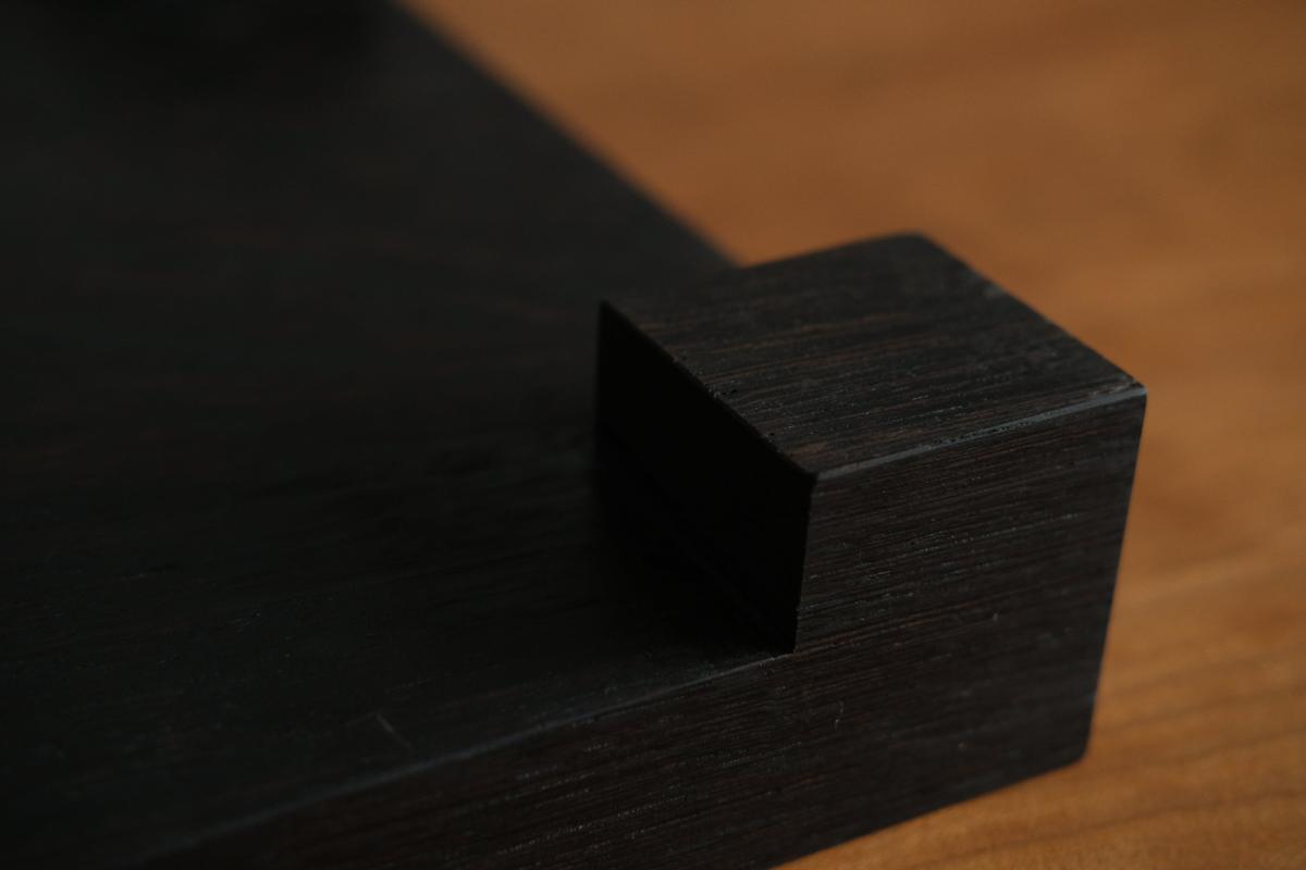 無垢材の切出し脚付き台 ウェンジ オイル仕上げ <5>