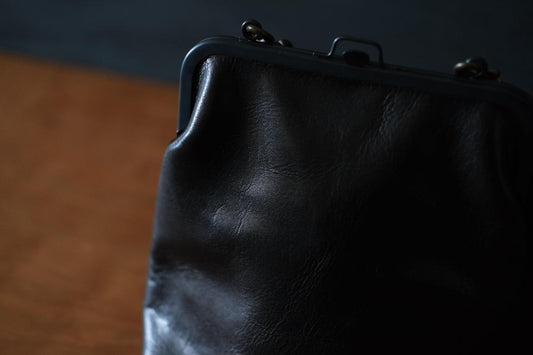 frame porch <エゾ鹿革黒染・Lマチあり> レザーショルダーポーチ SHO-61D