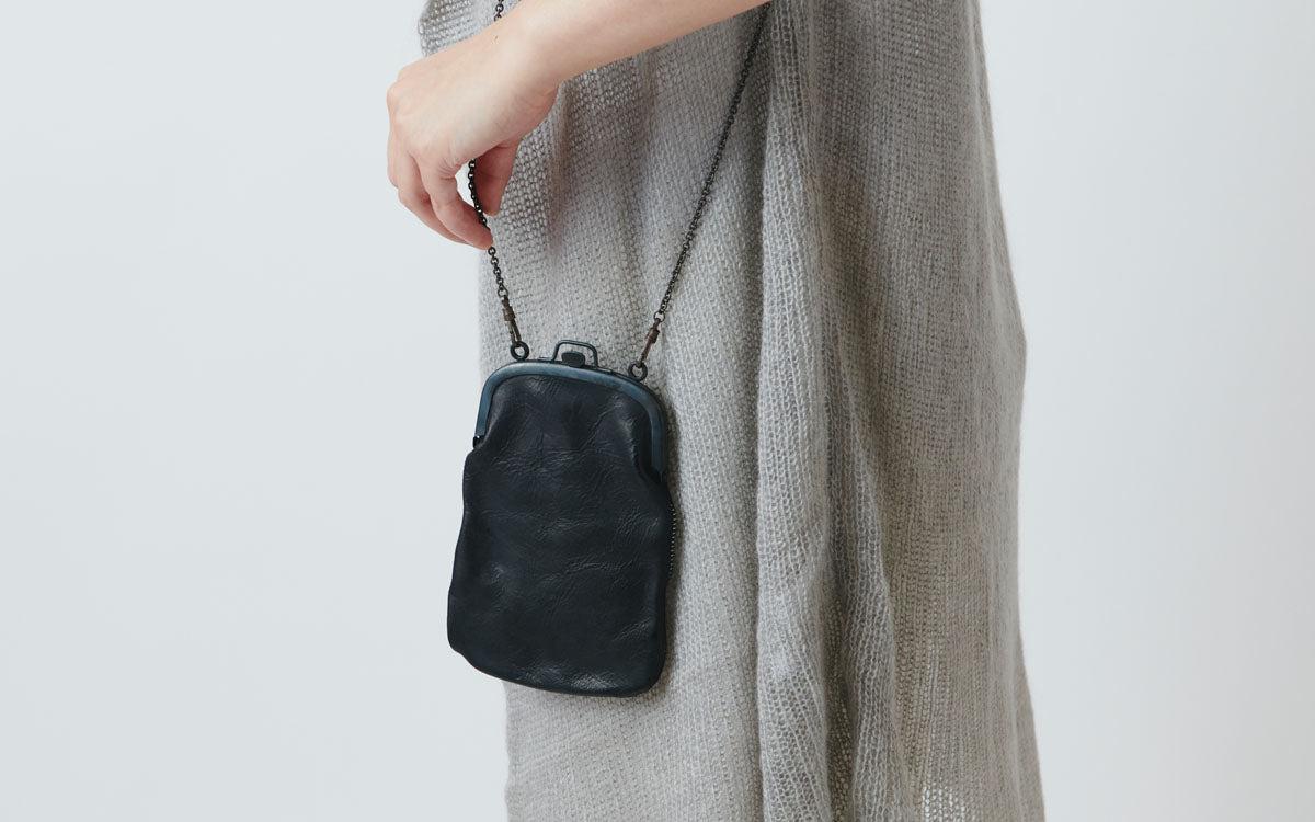 frame porch ＜エゾ鹿革黒染・M＞ レザーショルダーポーチ SHC-21D