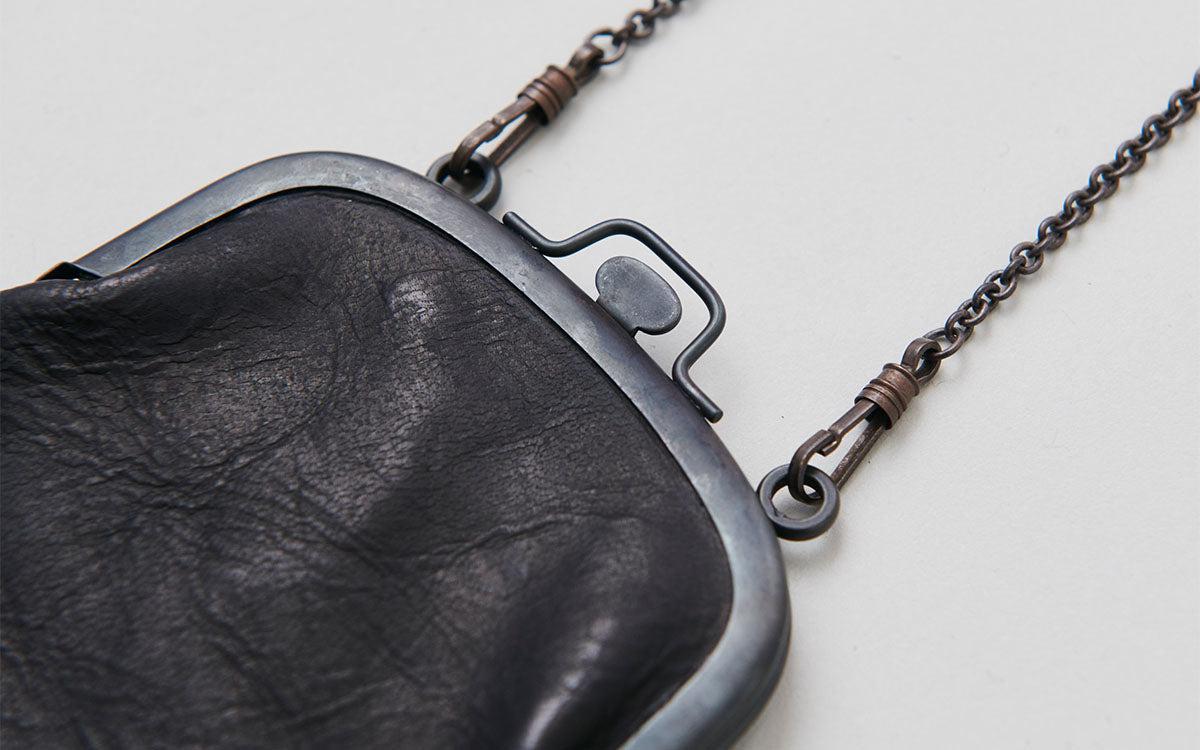 frame porch ＜エゾ鹿革黒染・M＞ レザーショルダーポーチ SHC-21D