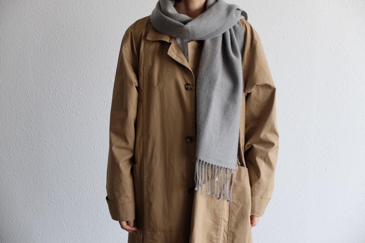 手織りカシミヤマフラー 墨染め×胡桃染め 切り房