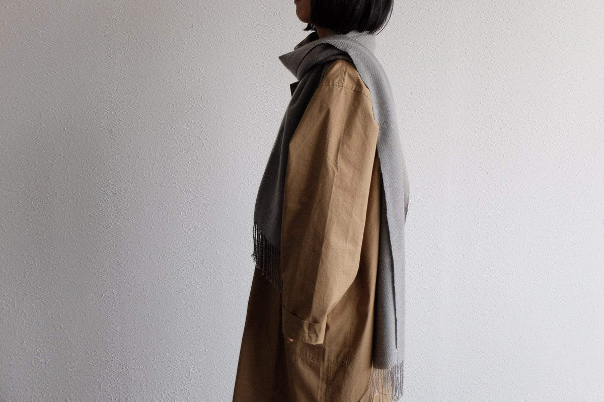 手織りカシミヤマフラー 墨染め×胡桃染め 切り房