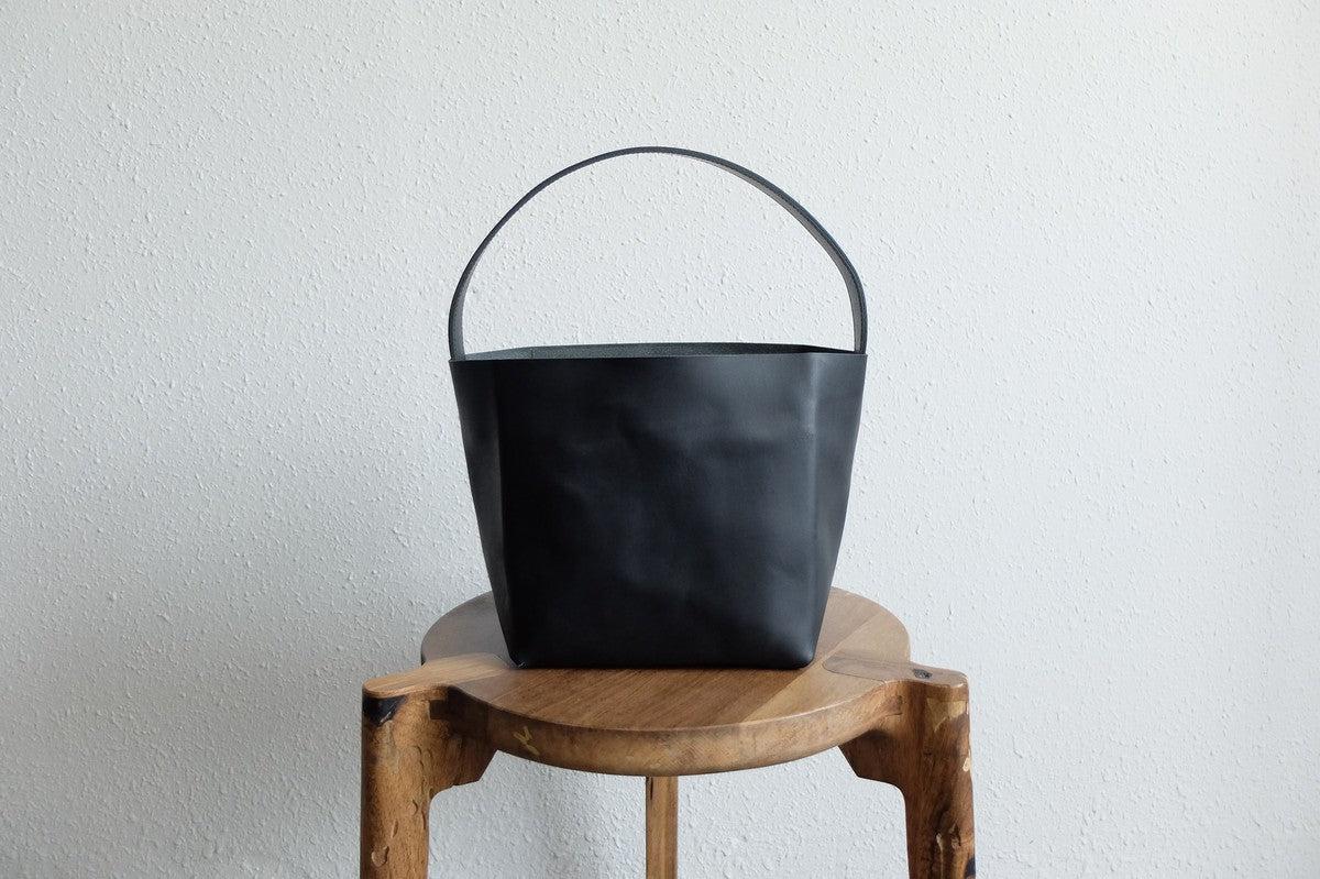 レザーキューブバッグ