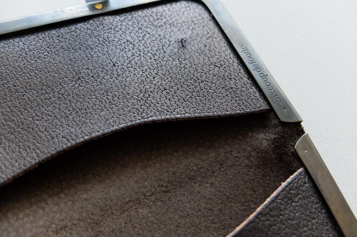card case ＜熊革鉄媒染＞
