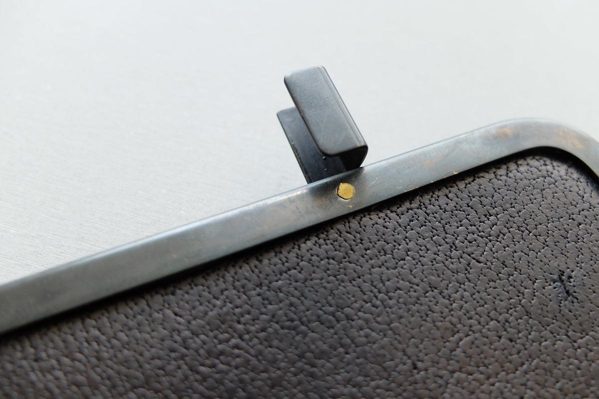 card case ＜熊革鉄媒染＞