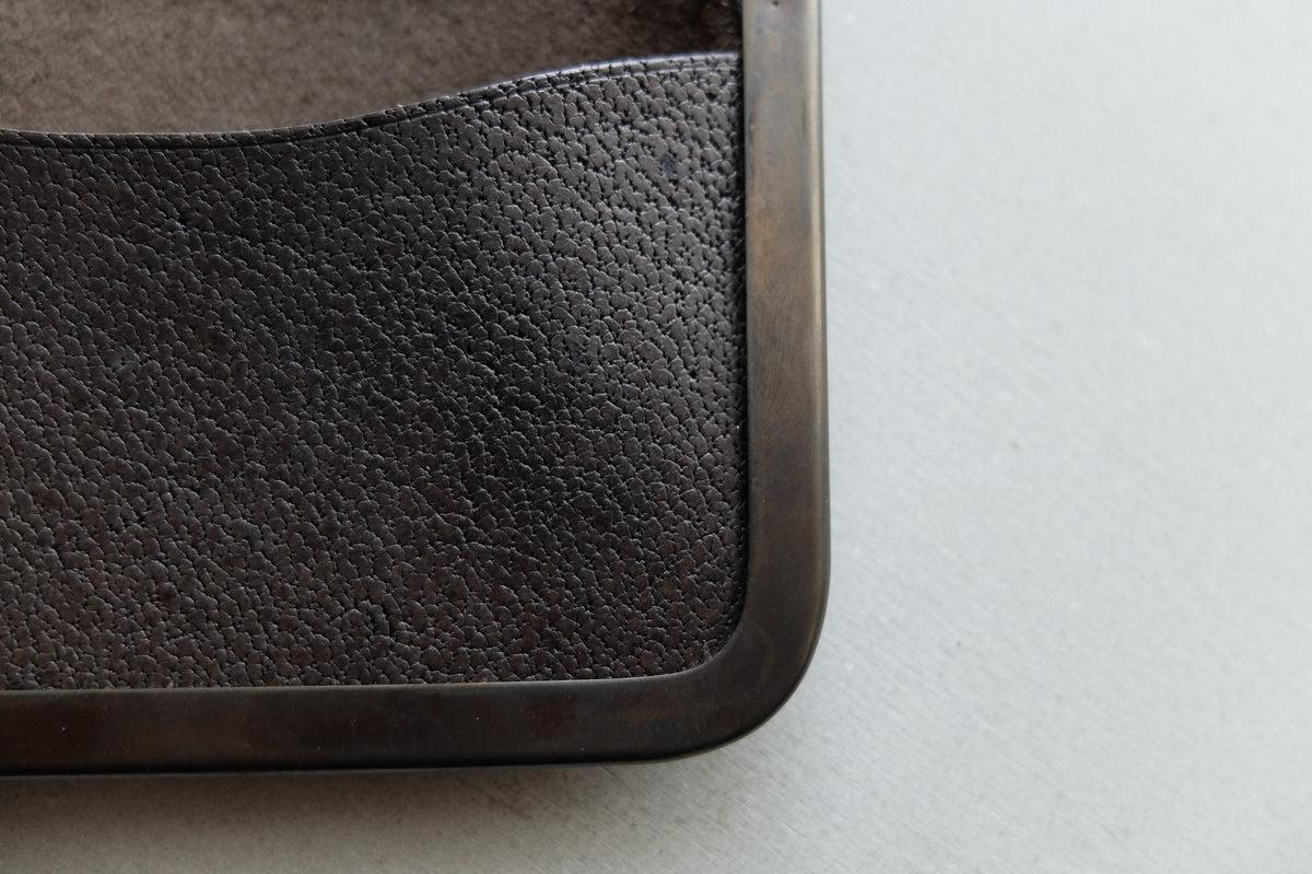 card case ＜熊革鉄媒染＞