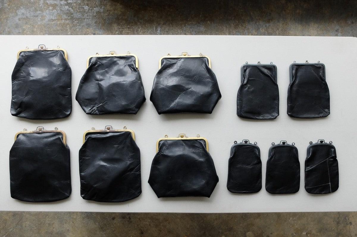 frame porch ＜エゾ鹿革黒染・L＞ レザーショルダーポーチ SHC-31D