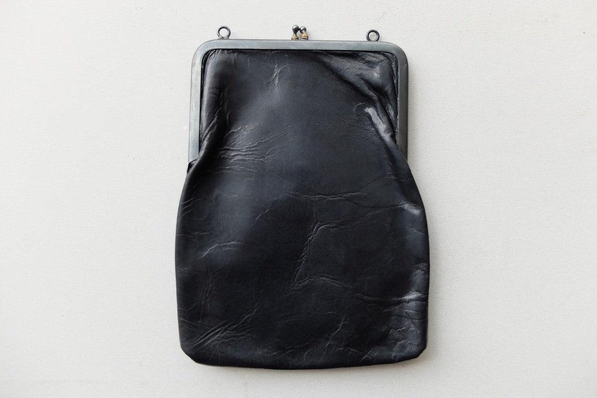 frame porch ＜エゾ鹿革黒染・M＞ レザーショルダーポーチ SLAO-08D