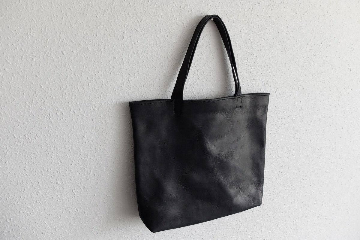 レザートートバッグ black ＜M＞