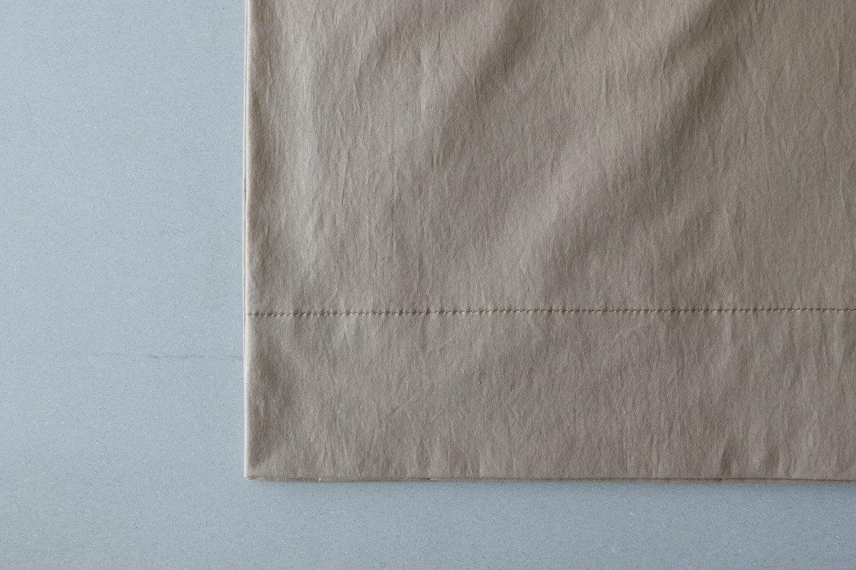 きるもの｜袈裟エプロン｜タイプライターストレッチ｜うす茶｜unisex freesize