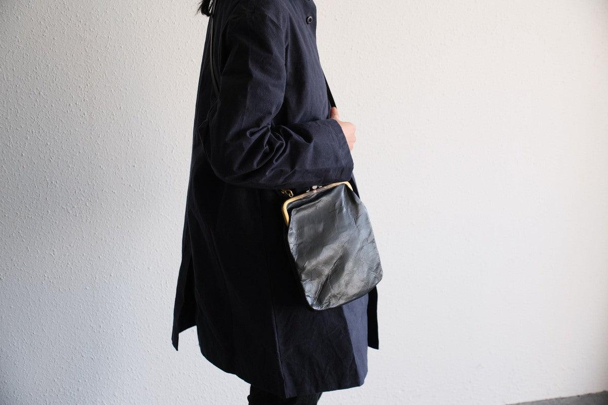 frame porch ＜エゾ鹿革黒染・L＞ レザーショルダーポーチ SHC-31D