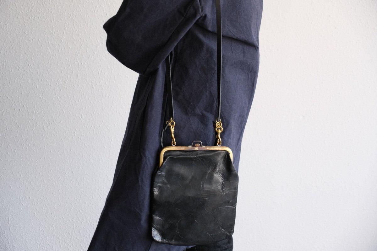 frame porch ＜エゾ鹿革黒染・L＞ レザーショルダーポーチ SHC-31D