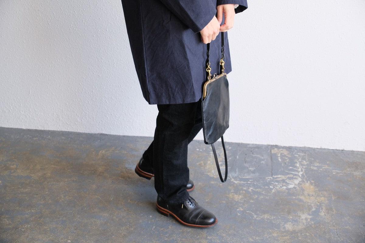 frame porch ＜エゾ鹿革黒染・L＞ レザーショルダーポーチ SHC-31D