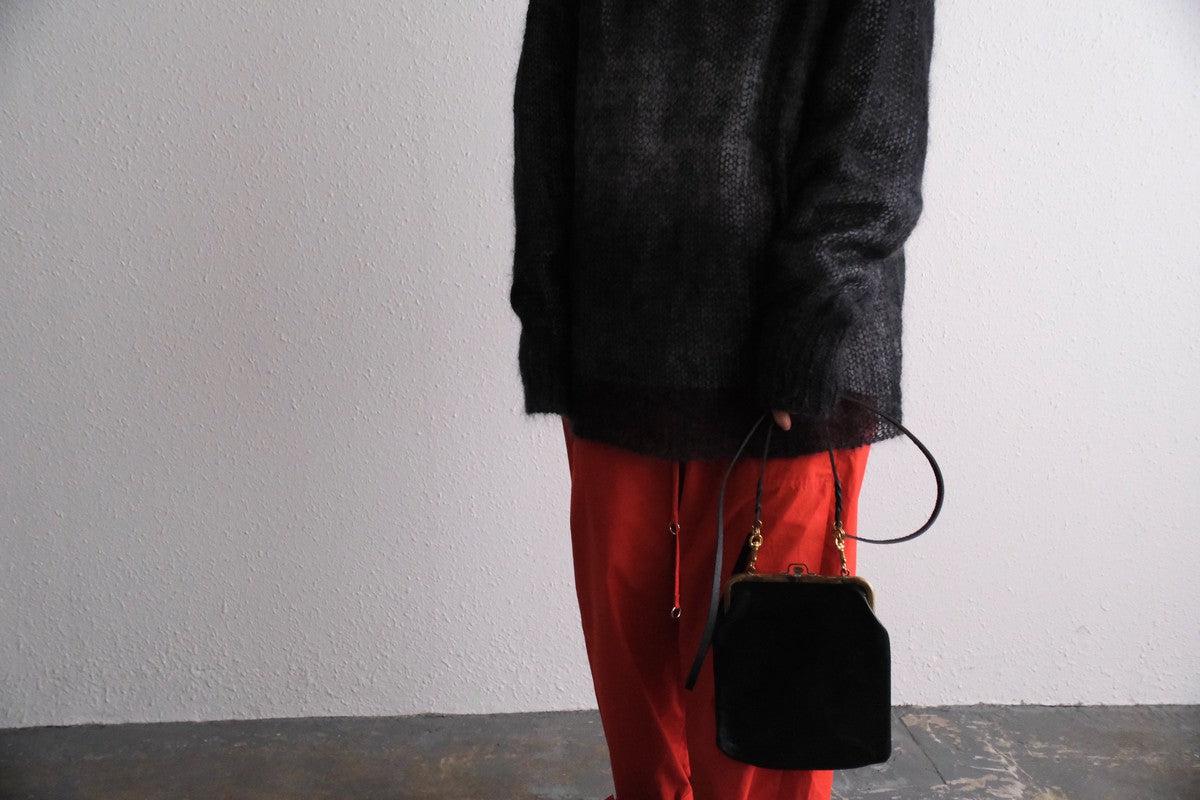 frame porch ＜エゾ鹿革黒染・L＞ レザーショルダーポーチ SHC-31D