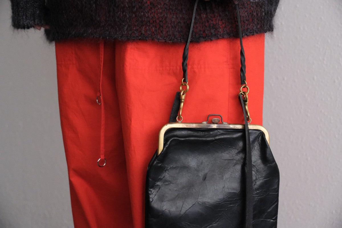 frame porch ＜エゾ鹿革黒染・L＞ レザーショルダーポーチ SHC-31D