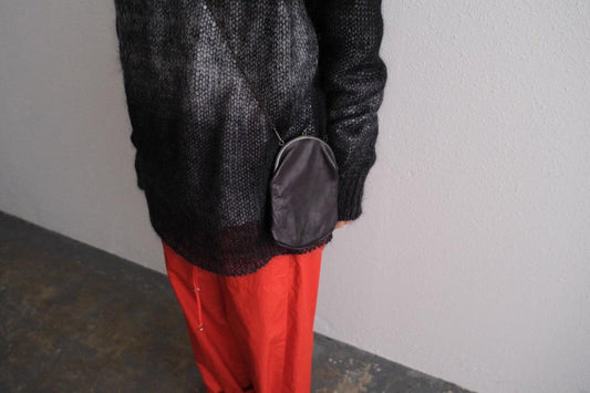 pochette <エゾ鹿革黒染・M> レザーショルダーポーチ SHO-70D