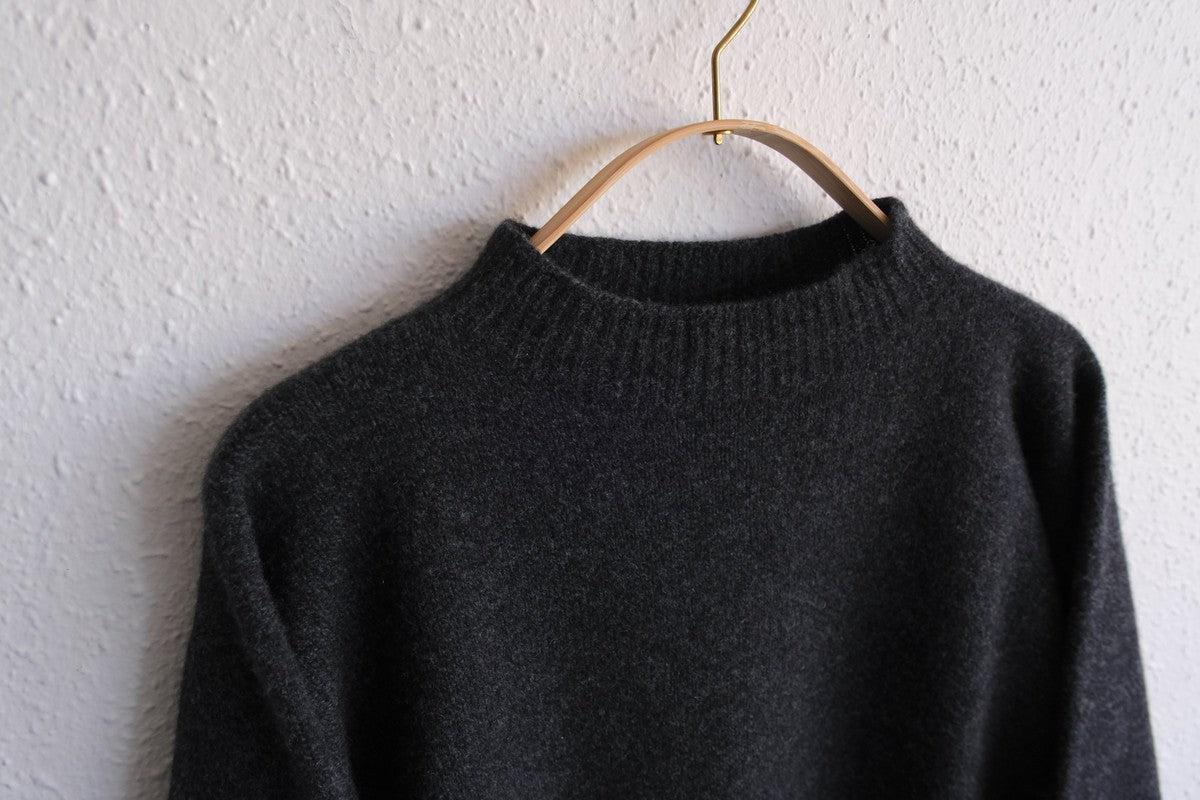 MITTAN / ウルグアイウールセーター 黒杢 KN-20 / unisex