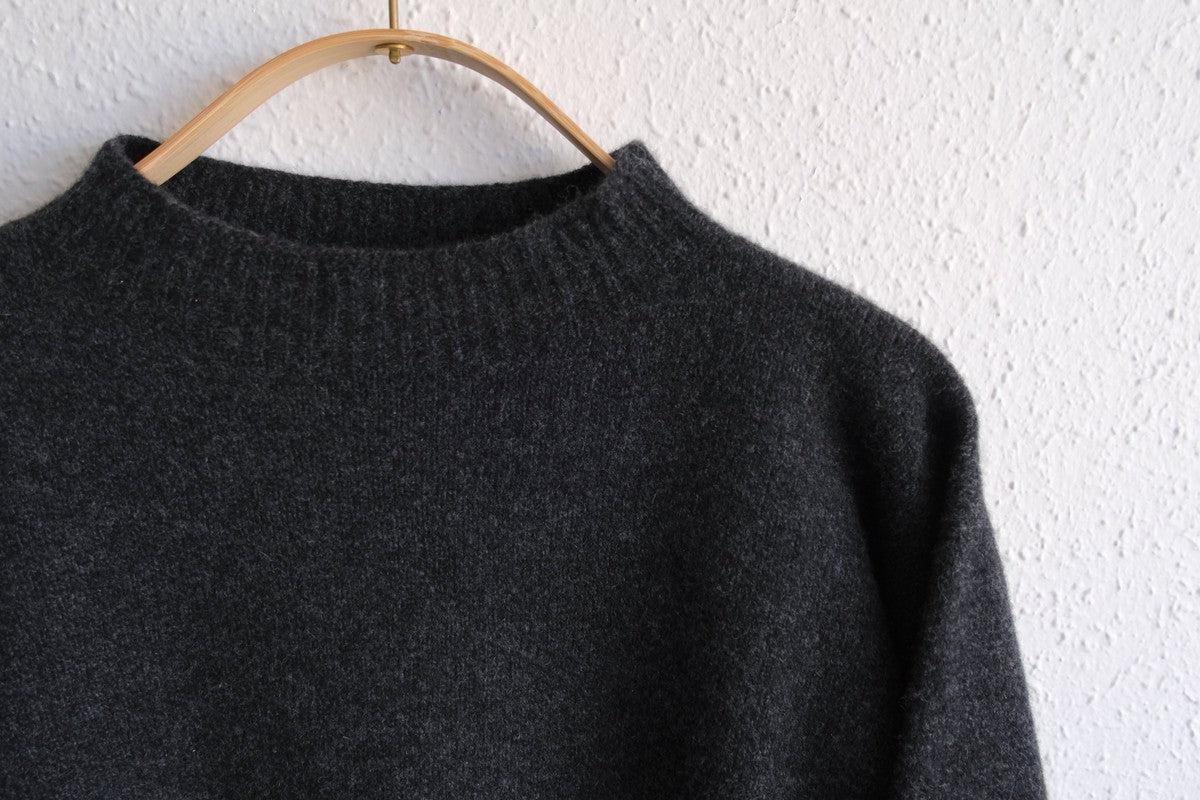 MITTAN / ウルグアイウールセーター 黒杢 KN-20 / unisex