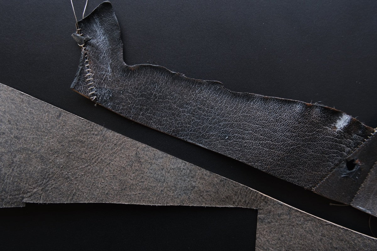 レザーショルダーポーチ ＜鹿革鉄媒染＞ ｜SLAO-08D