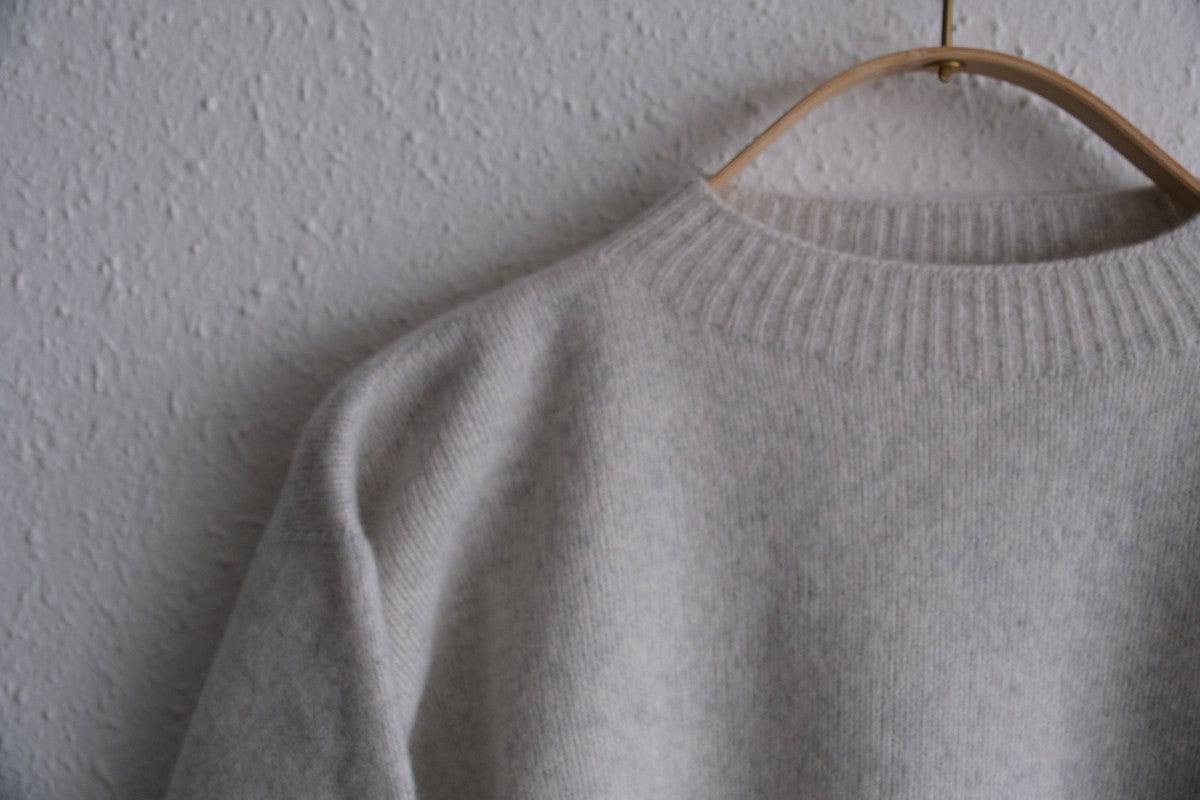 MITTAN / ウルグアイウールセーター 薄灰 KN-20 / unisex