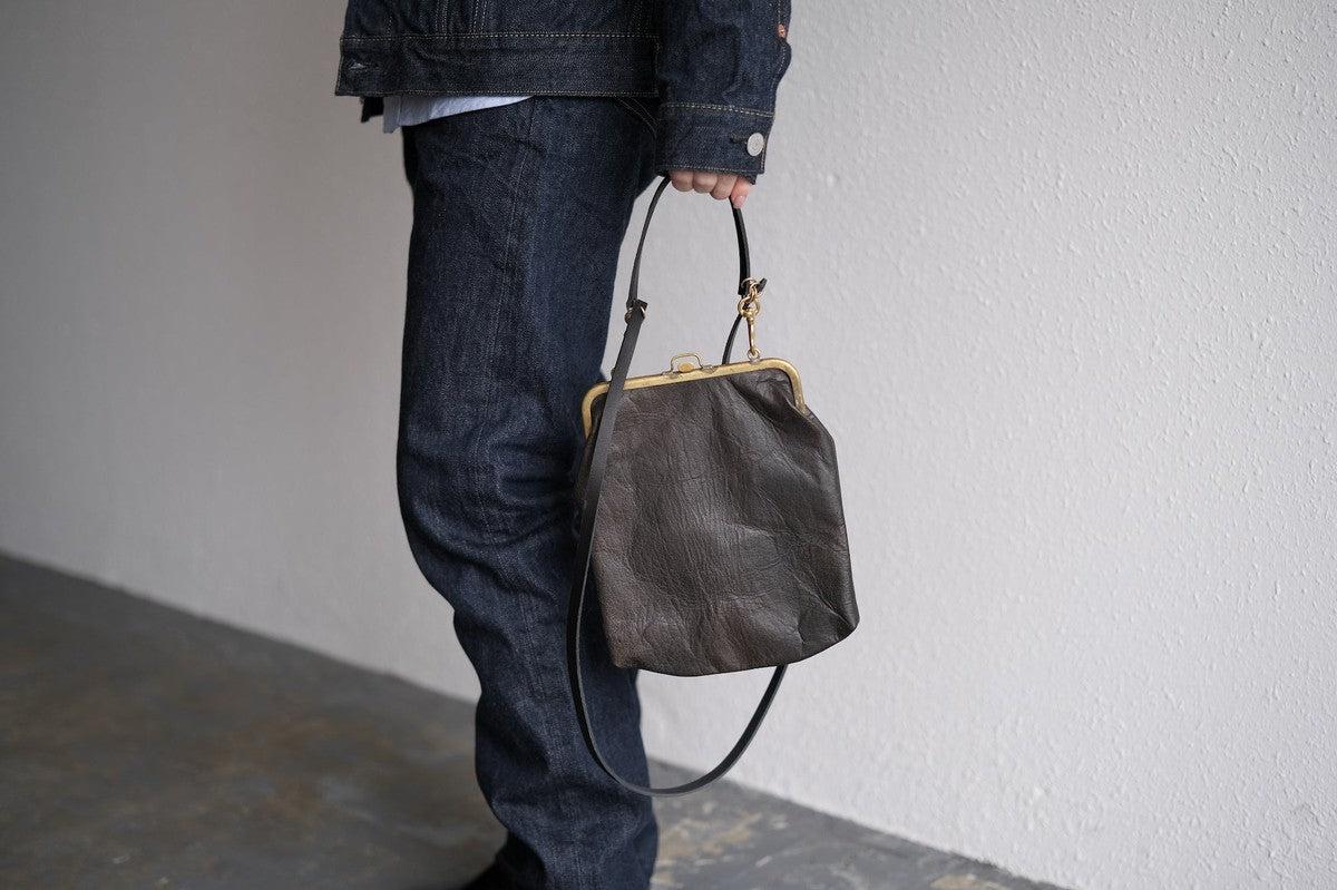 frame porch ＜鹿革鉄媒染・L＞ レザーショルダーポーチ SHC-31D