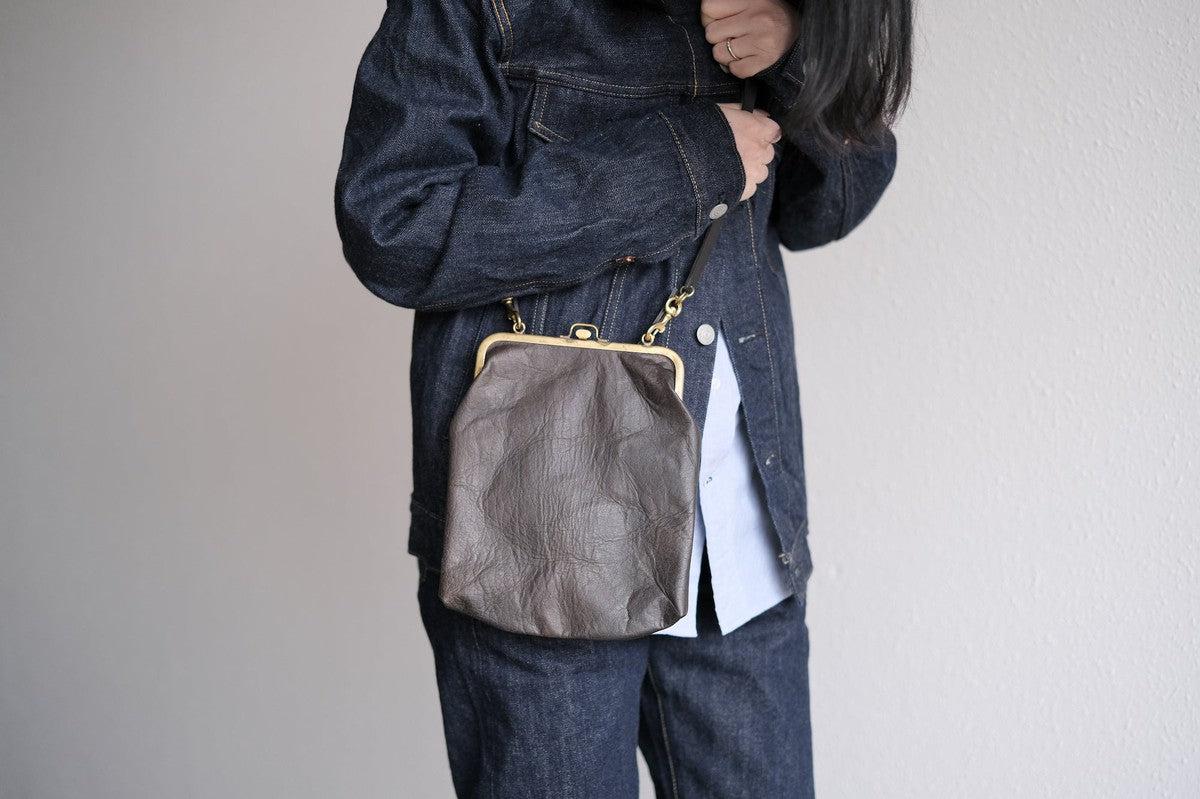 frame porch ＜鹿革鉄媒染・L＞ レザーショルダーポーチ SHC-31D