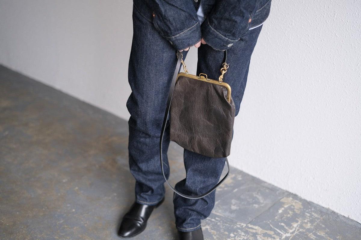 frame porch ＜鹿革鉄媒染・L＞ レザーショルダーポーチ SHC-31D