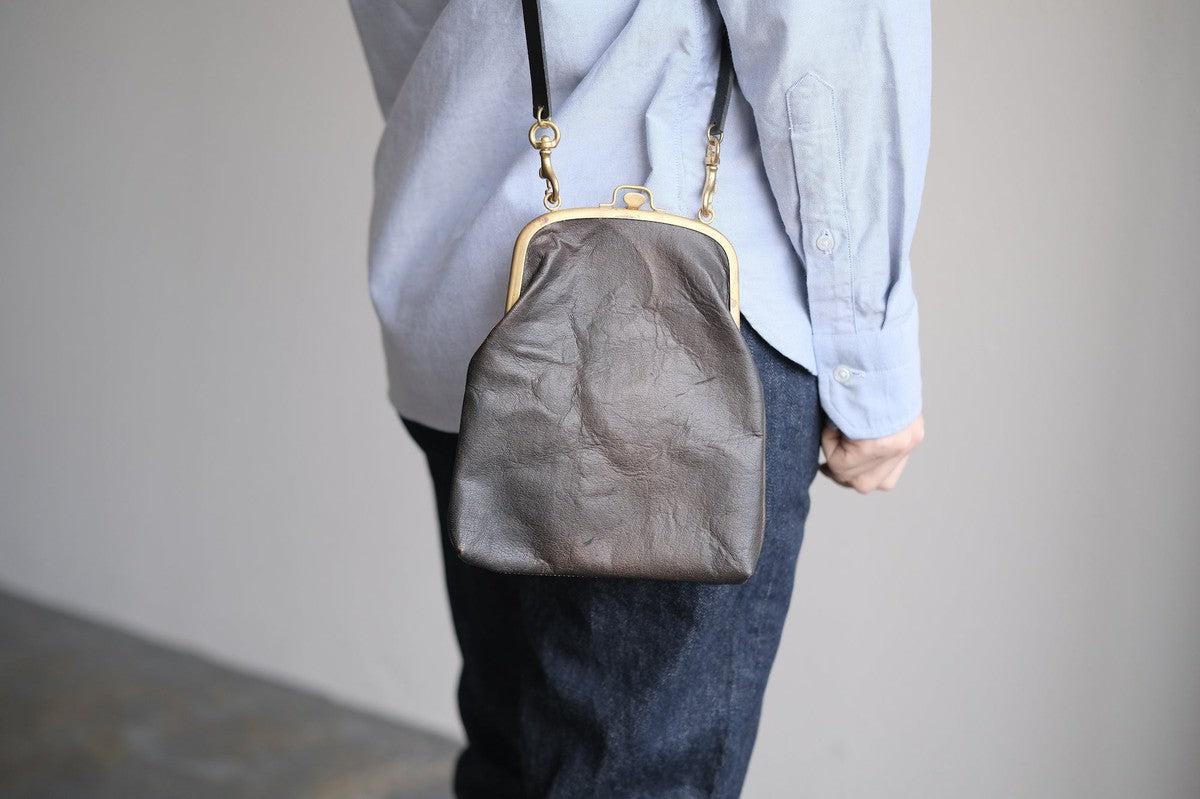 レザーショルダーポーチ ＜鹿革鉄媒染＞ ｜SHO-65D