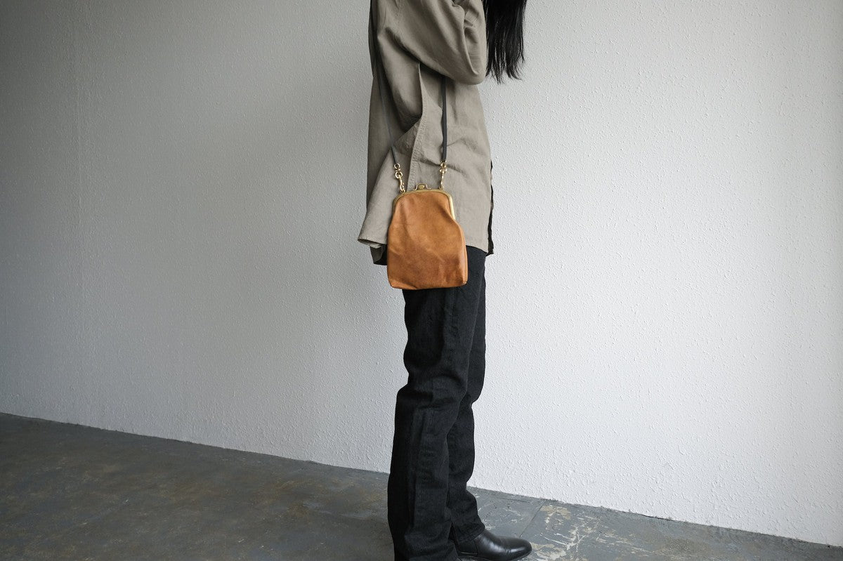 レザーショルダーポーチ ＜鹿革ヌメオイル＞ ｜SHO-65D