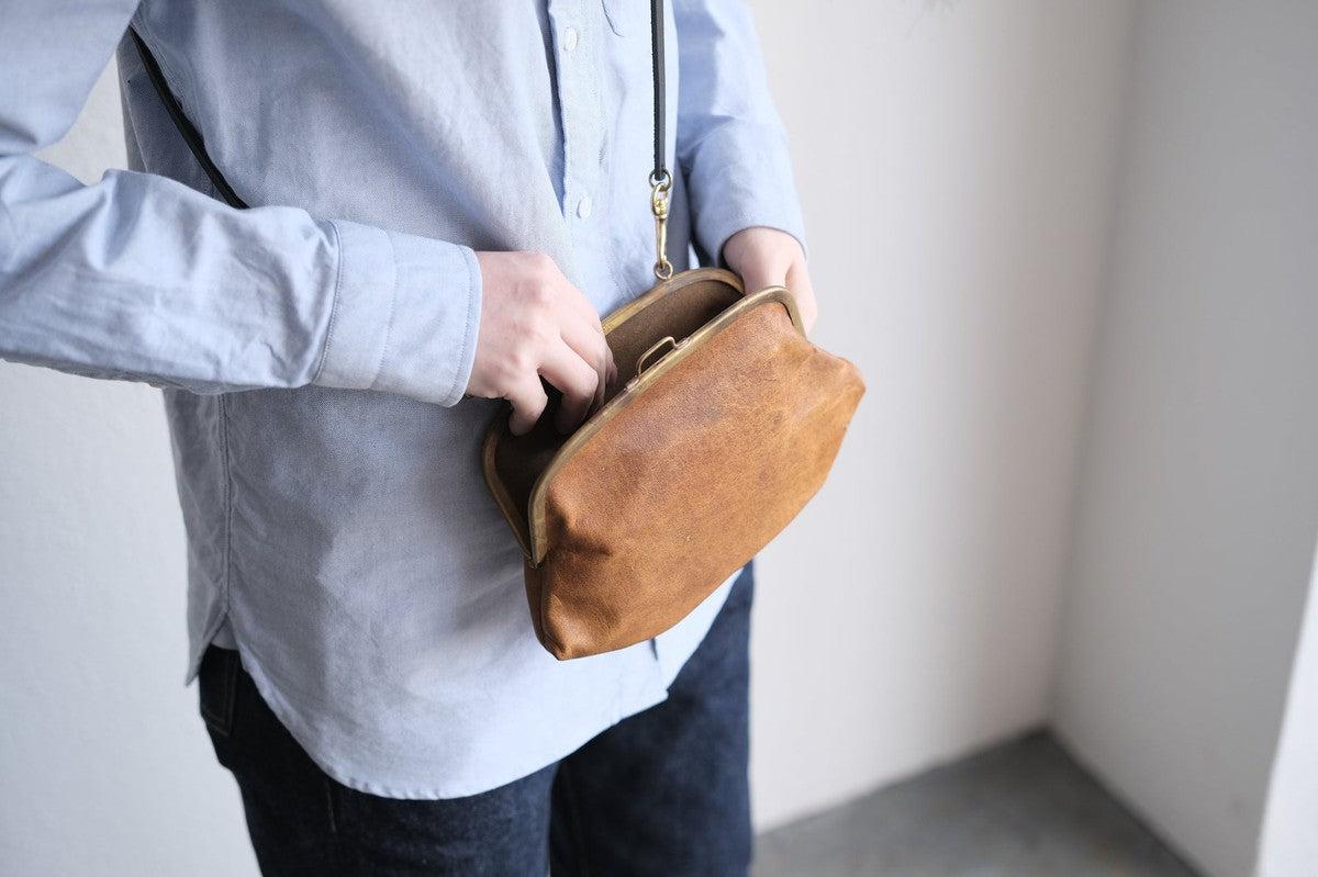 レザーショルダーポーチ ＜鹿革ヌメオイル＞ ｜SLAO-02SD