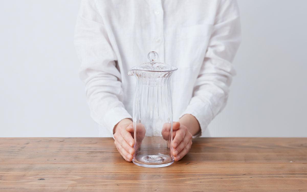 吹きガラスの蓋付きピッチャー ブルー