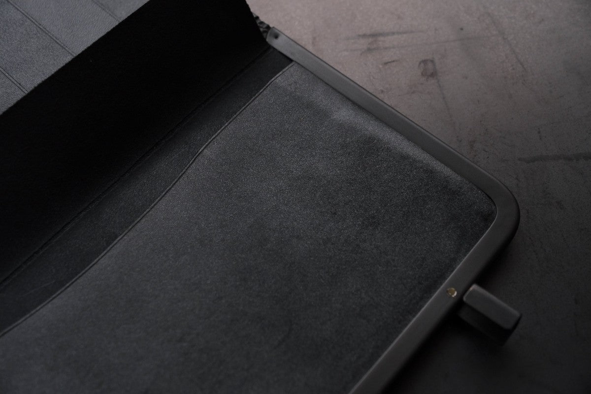 longwallet ＜牛革 #wax sumi＞