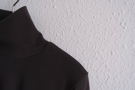 yohaku タートルネック長袖カットソー｜チャコール｜レディース