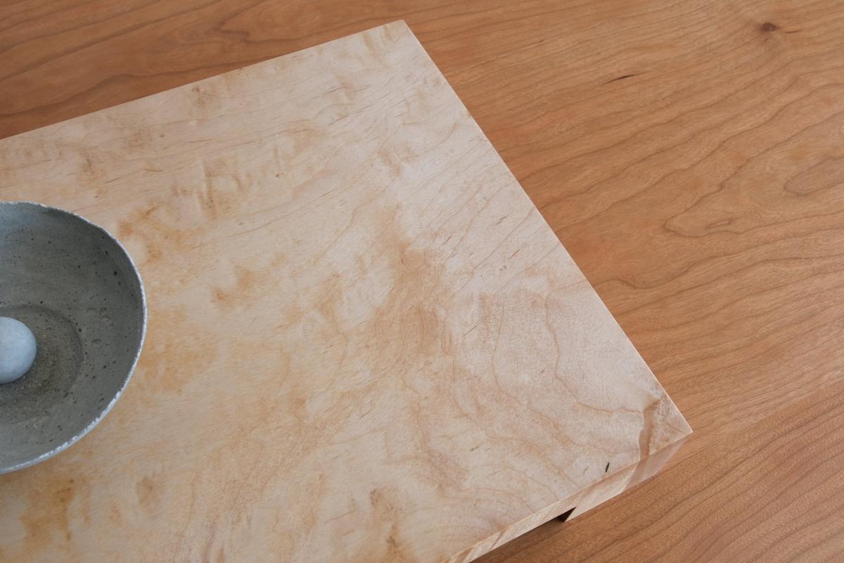 無垢材の切出し脚付き台 ハードメープル オイル仕上げ ＜2＞