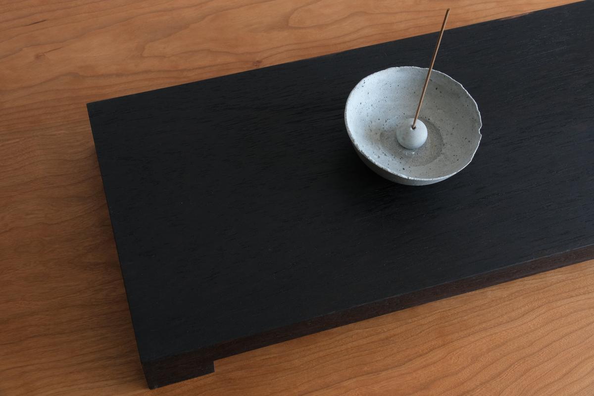 無垢材の切出し脚付き台 ウェンジ オイル仕上げ ＜2＞