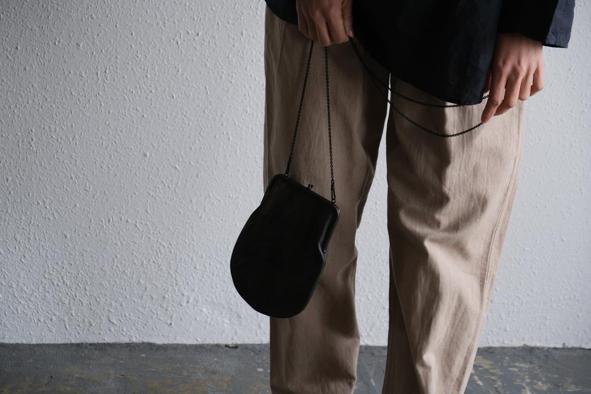 レザーショルダーポーチ frame porch SHC-301 ＜鹿革 black＞