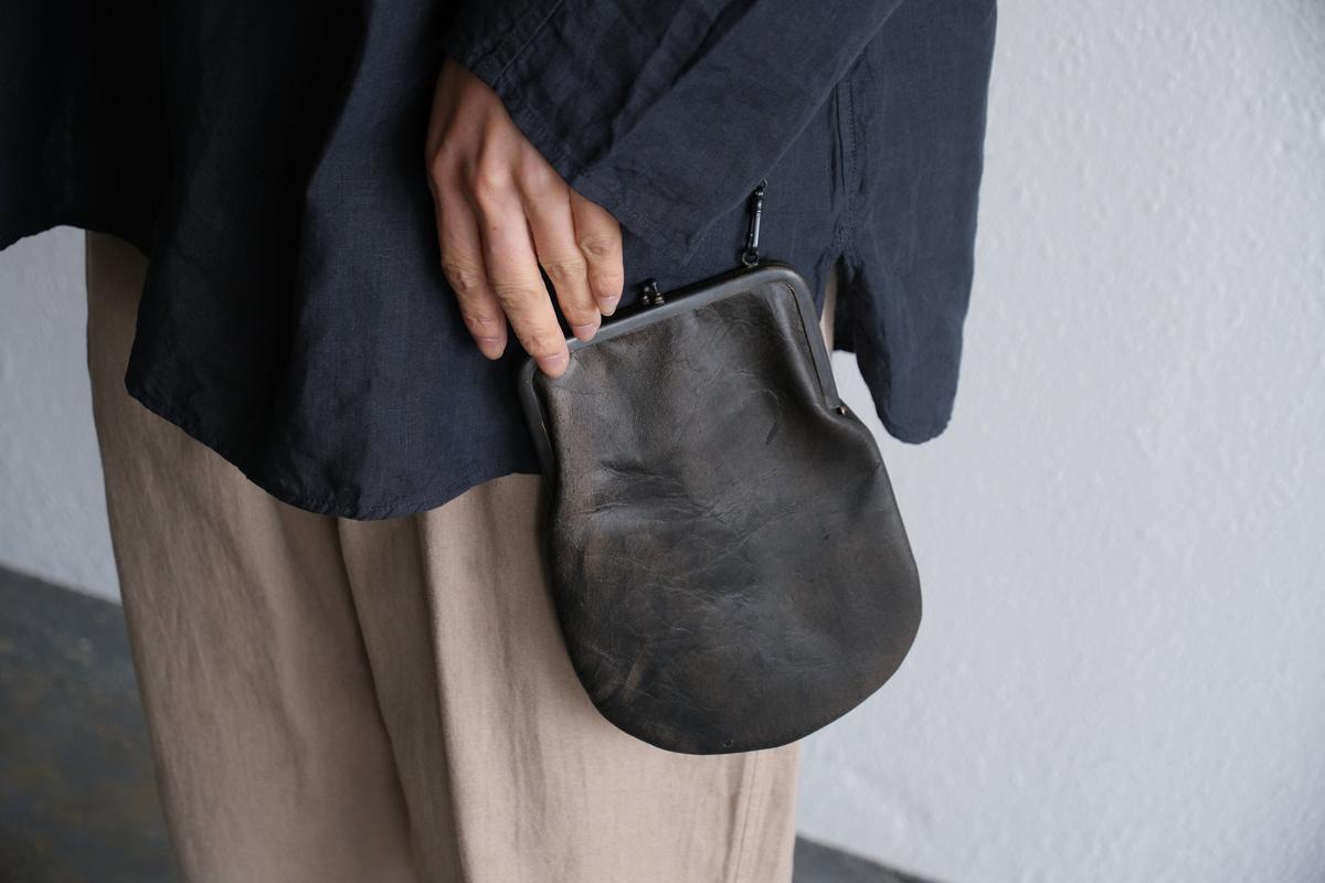 レザーショルダーポーチ frame porch SHC-301 ＜鹿革 black＞