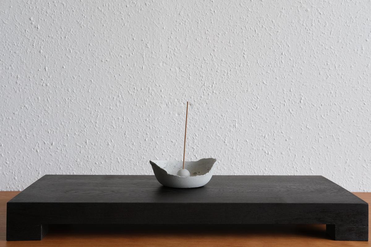 無垢材の切出し脚付き台 ウェンジ オイル仕上げ ＜4＞