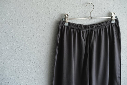 yohaku ドバイパンツ｜ツヤツヤ天竺素材 ダークグレー｜unisex freesize