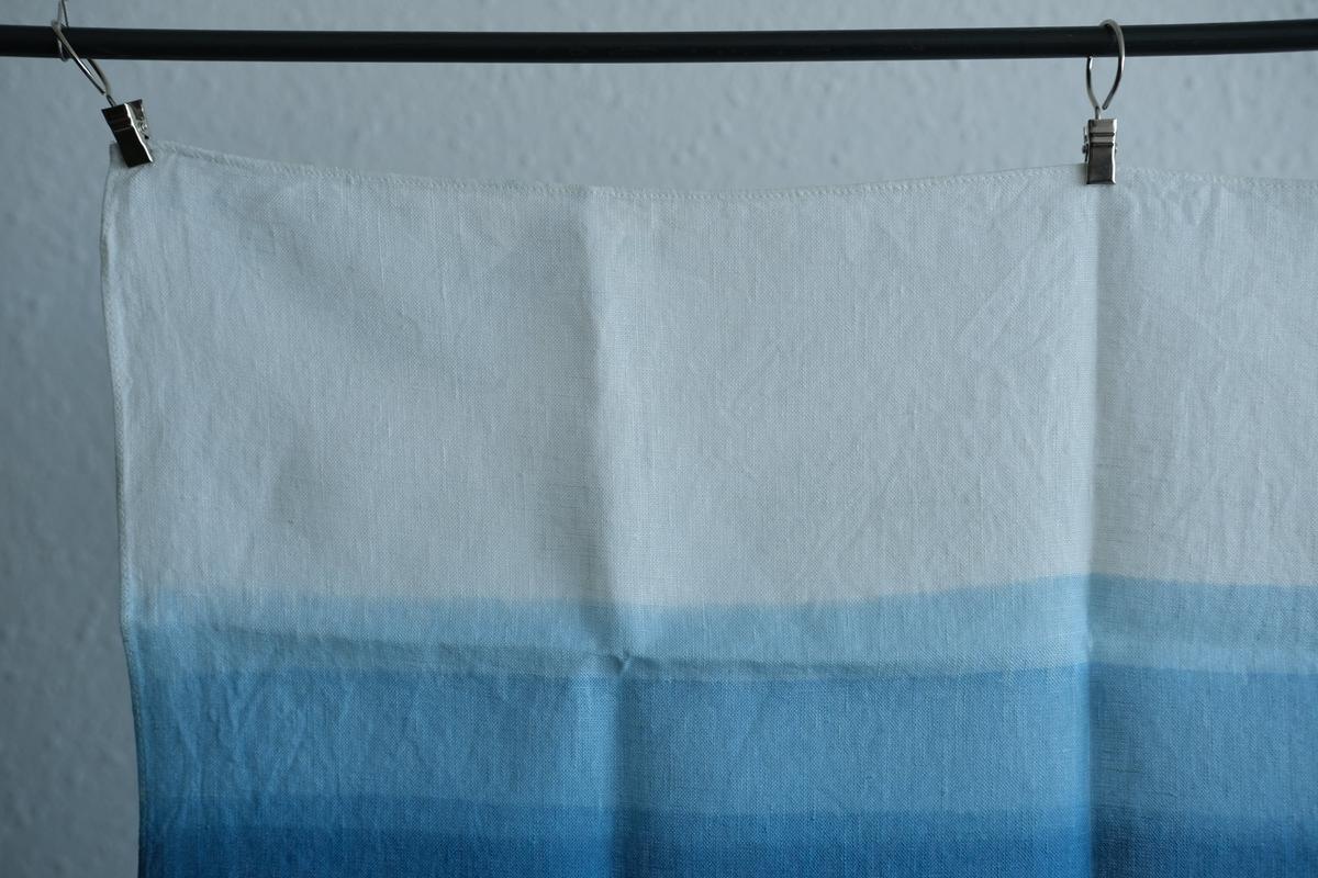 【1点限定】本藍染め麻風呂敷 小（グラデーション）