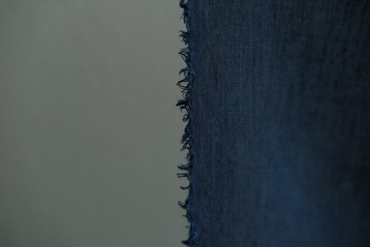 本藍染め麻風呂敷 大（無地） リネン・レピア織機