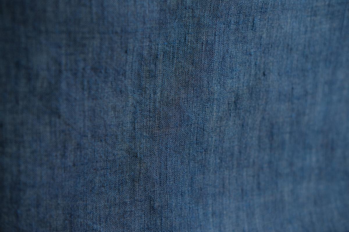 本藍染め麻風呂敷 大（無地） リネン・レピア織機