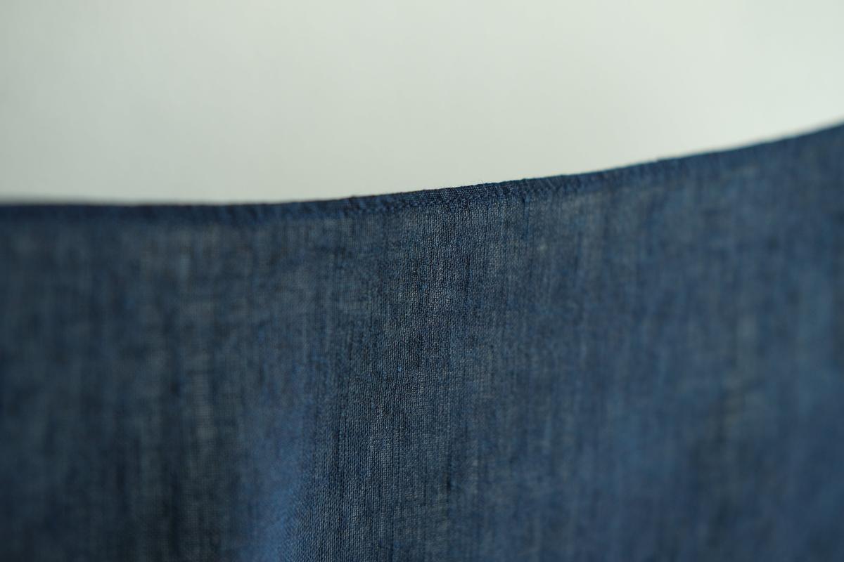 本藍染め麻風呂敷 大（無地） リネン・レピア織機