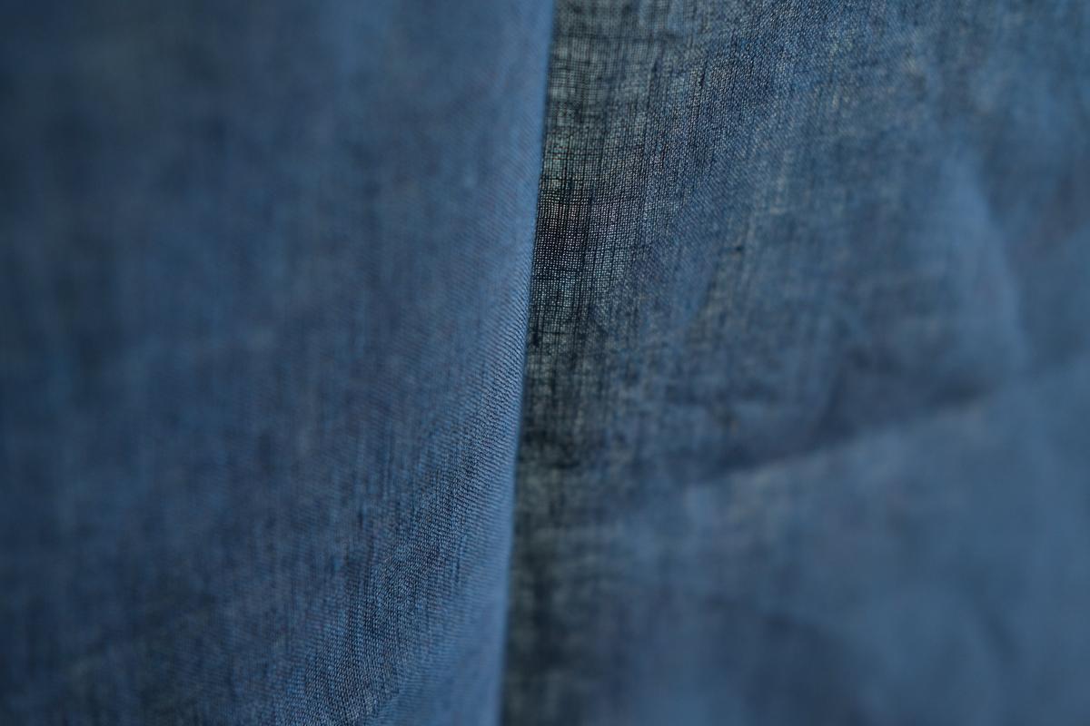 本藍染め麻風呂敷 大（無地） リネン・レピア織機