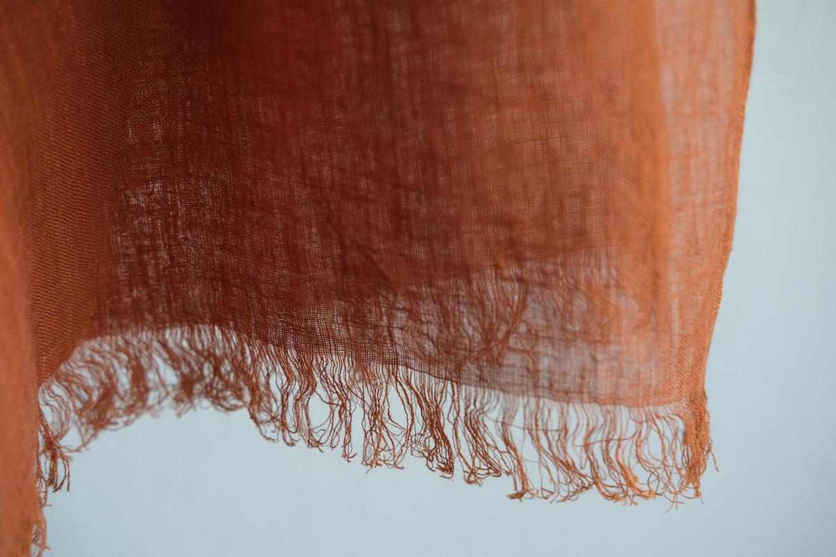enrica 草木染めリネンストール｜teracotta