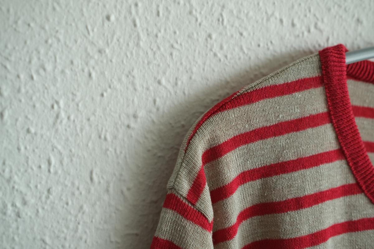 リネンニットボーダー半袖プルオーバー｜メンズ｜生成×レッド
